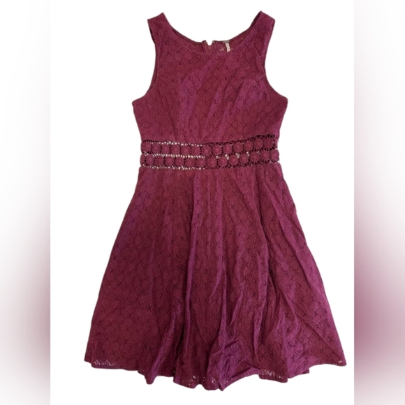 Free People EUC Burgundy Skater Dress Lace Daisy Overlay Mini Size 4 - Picture 6 of 12